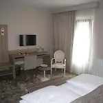Vip מלון 4*
