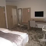 Vip מלון
