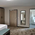 Vip 4*